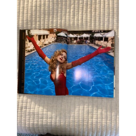 A Day In The Life of Hollywood - Picture 5 of 5